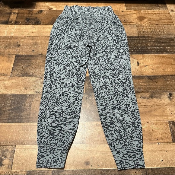 Athleta Salutation Jogger - Picture 3 of 6